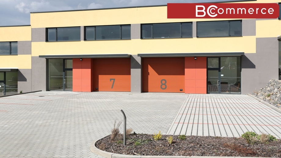Pronájem skladu 325 m², Moravany