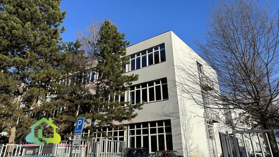 Pronájem kanceláře 103 m², Praha - Čakovice
