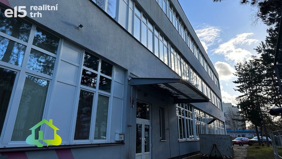 Pronájem skladu 854 m², Praha - Čakovice