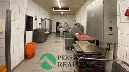 Pronájem obchodního prostoru 550 m², Praha - Strašnice