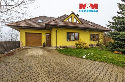 Prodej rodinného domu 142 m², Zlosyň