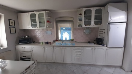 Prodej rodinného domu 245 m², Lesná