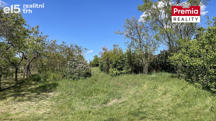 Prodej zahrady 2 423 m², Znojmo