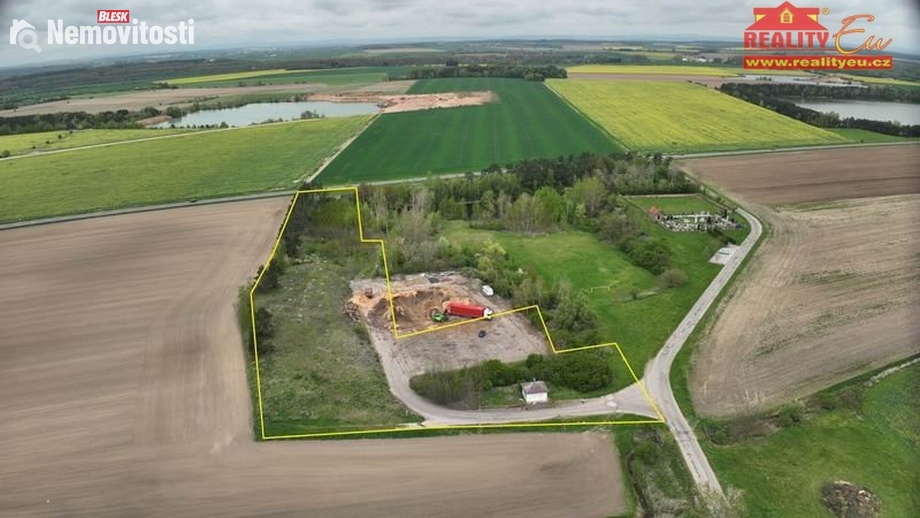 Prodej komerčního pozemku 16 182 m², Stará Voda