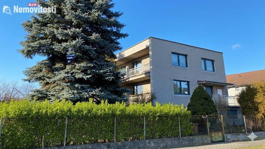 Prodej rodinného domu 260 m², Hradec Králové - Kukleny