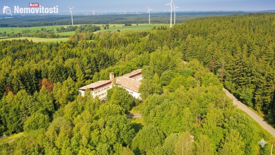 Prodej komerčního pozemku 62 856 m², Krásná