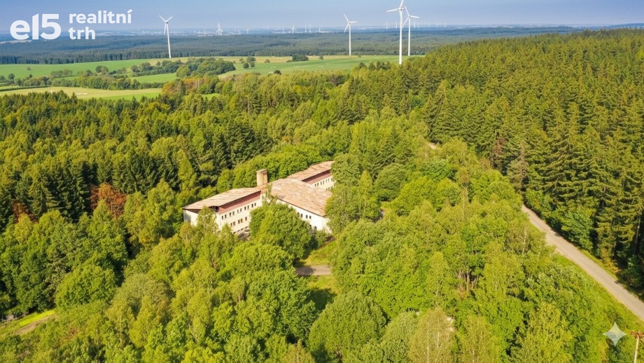 Prodej komerčního pozemku 62 856 m², Krásná
