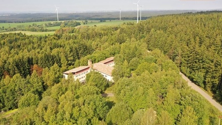 Prodej komerční nemovitosti 2 731 m², Krásná