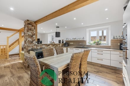 Prodej rodinného domu 180 m², Kněževes