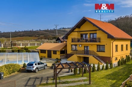 Prodej rodinného domu 280 m², Očihov
