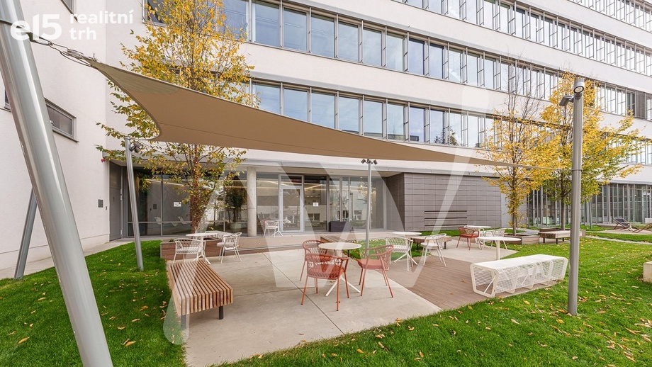 Pronájem kanceláře 323 m², Praha - Smíchov