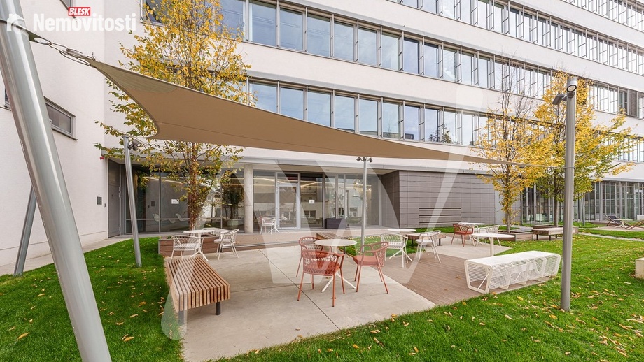 Pronájem kanceláře 323 m², Praha - Smíchov