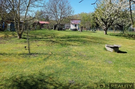 Prodej stavebního pozemku 1 614 m², Kladno