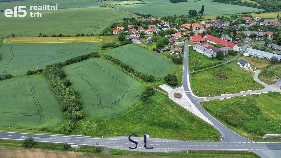 Prodej stavebního pozemku 14 921 m², Podhořany u Ronova