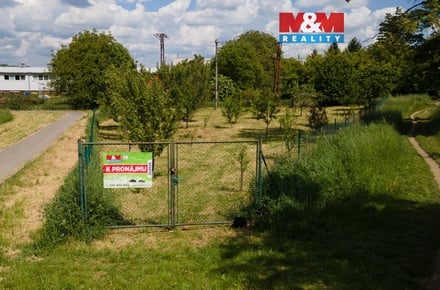 Pronájem zahrady 1 799 m², Zlín