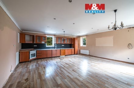 Prodej rodinného domu 280 m², Nový Bor