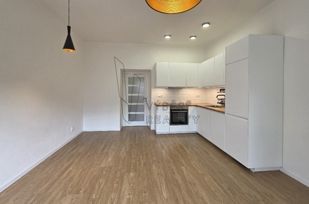 Pronájem bytu 2+kk 52 m², Praha 10