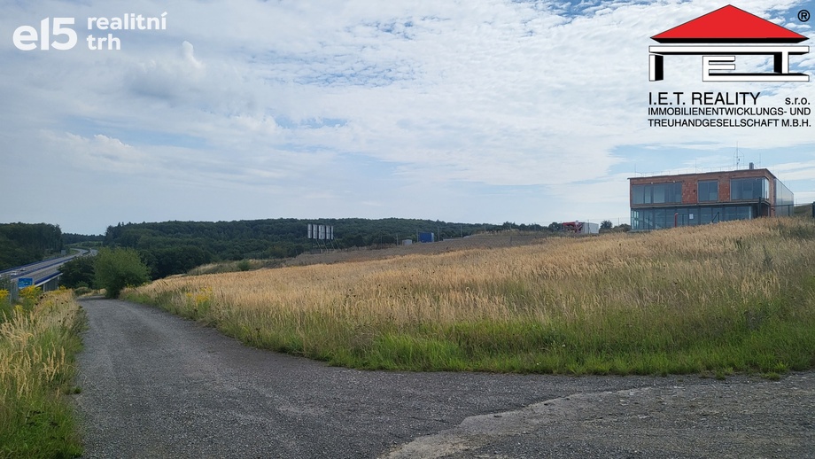 Prodej komerčního pozemku 4 261 m², Hrabyně