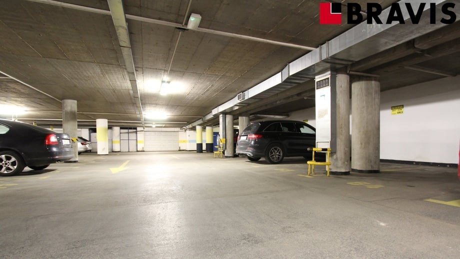 Pronájem garáže, 25 m² - Brno - Zábrdovice