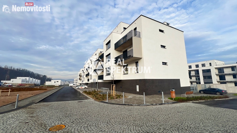 Pronájem bytu 1+kk 35 m², Kuřim