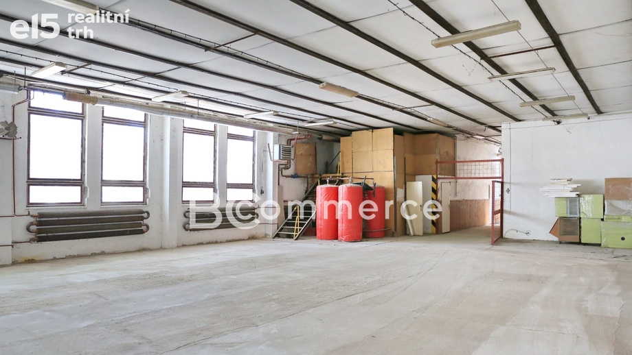 Prodej výrobního prostoru 1 050 m², Klobouky u Brna