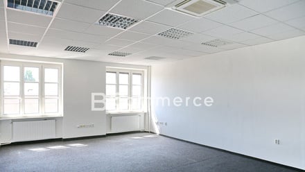 Pronájem kanceláře 221 m², Brno - Židenice