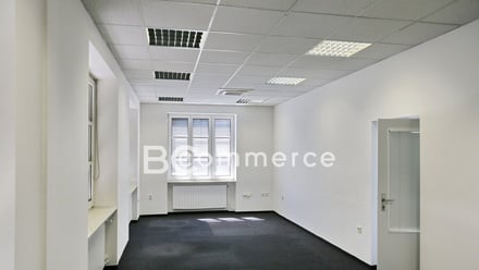 Pronájem kanceláře 221 m², Brno - Židenice