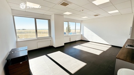 Pronájem kanceláře 600 m², Brno - Tuřany