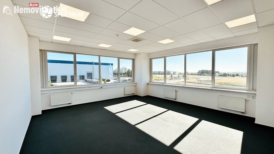 Pronájem kanceláře 600 m², Brno - Tuřany