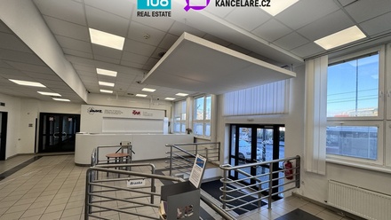 Pronájem kanceláře 4 260 m², Praha 8