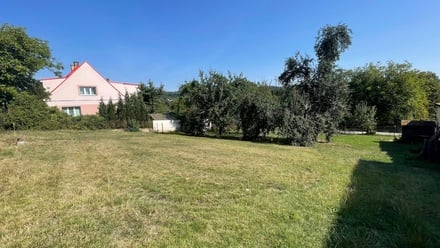 Prodej stavebního pozemku 813 m², Týnec nad Sázavou - Podělusy