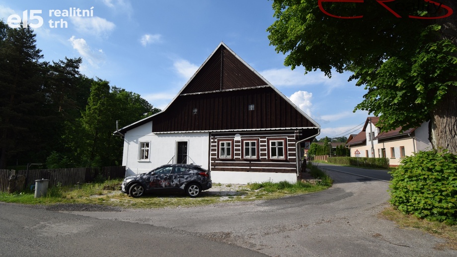 Prodej rodinného domu 900 m², Dolní Lánov