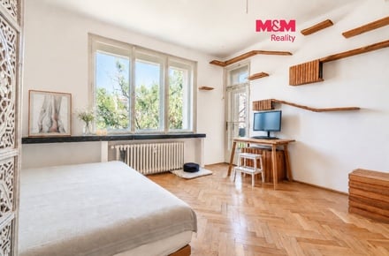 Prodej bytu 1+kk 30 m², Praha 10
