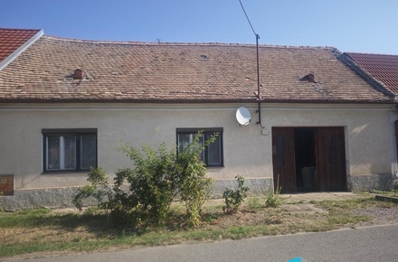 Prodej podílu 5/6 rodinného domu 80 m², Hrádek