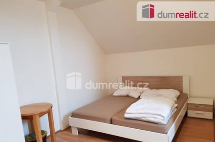 Pronájem pokoje 20 m², Praha 8