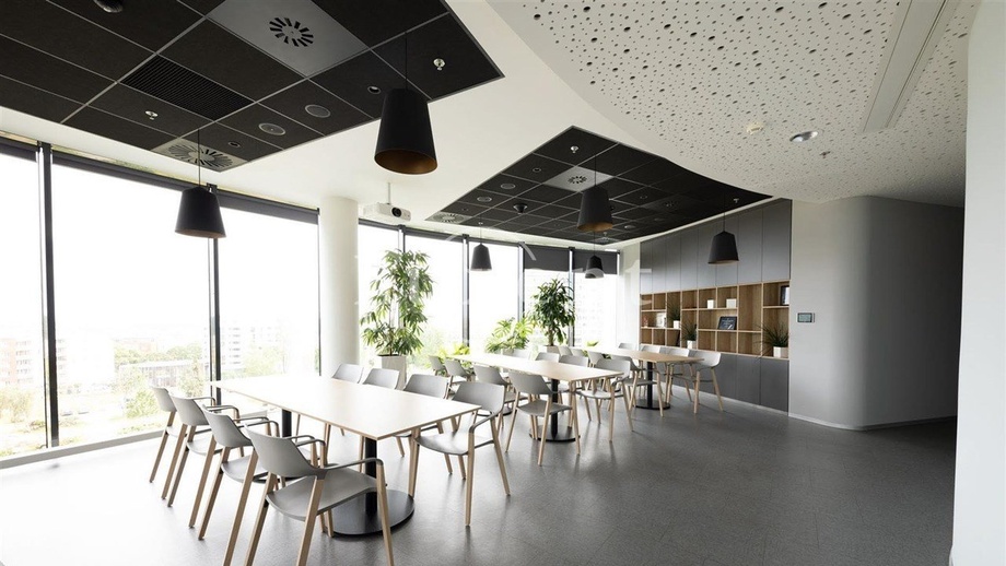 Pronájem kanceláře 345 m², Praha 4