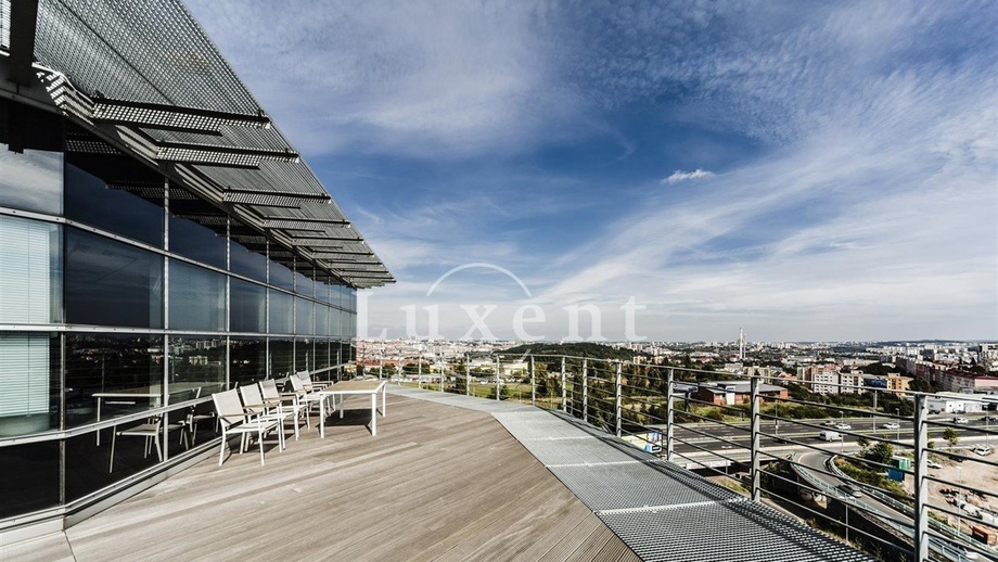 Pronájem kanceláře 883 m², Praha 4