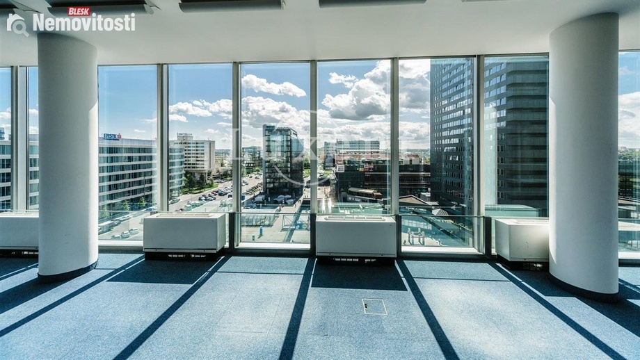Pronájem kanceláře 227 m², Praha 4