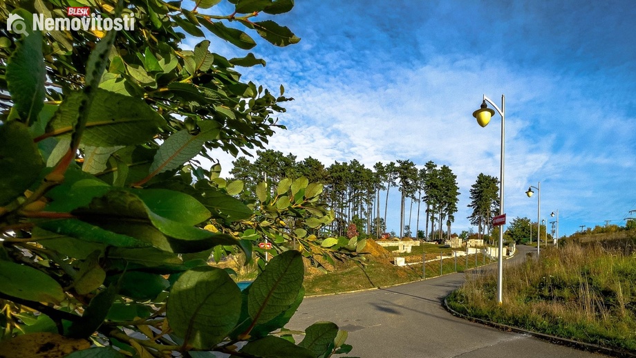 Prodej stavebního pozemku 1 800 m², Vysoký Újezd