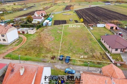 Prodej stavebního pozemku 1 804 m², Březí