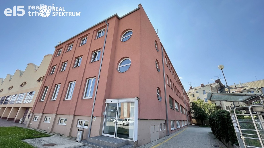 Pronájem kanceláře, 1 017 m² - Brno-Židenice