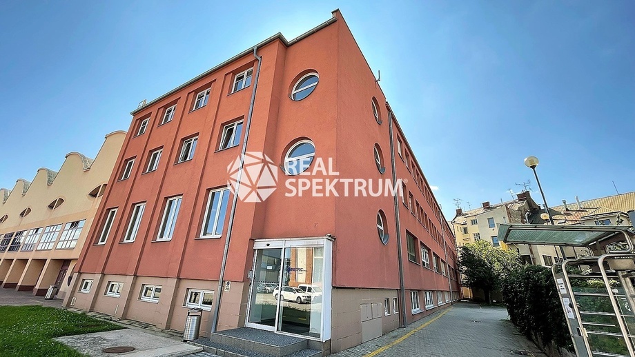 Pronájem kanceláře 484 m², Brno - Židenice