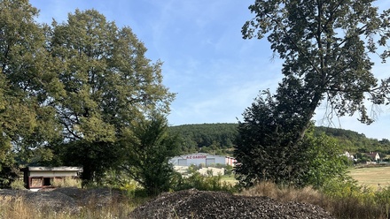 Pronájem komerčního pozemku 1 000 m², Česká