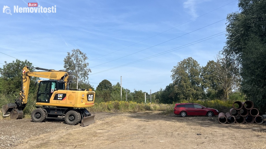 Pronájem komerčního pozemku 1 000 m², Česká