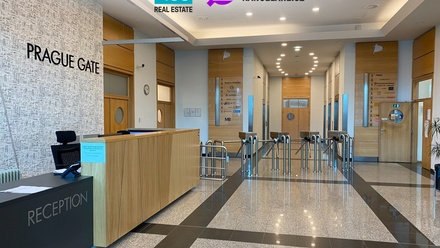 Pronájem kanceláře 612 m², Praha 11