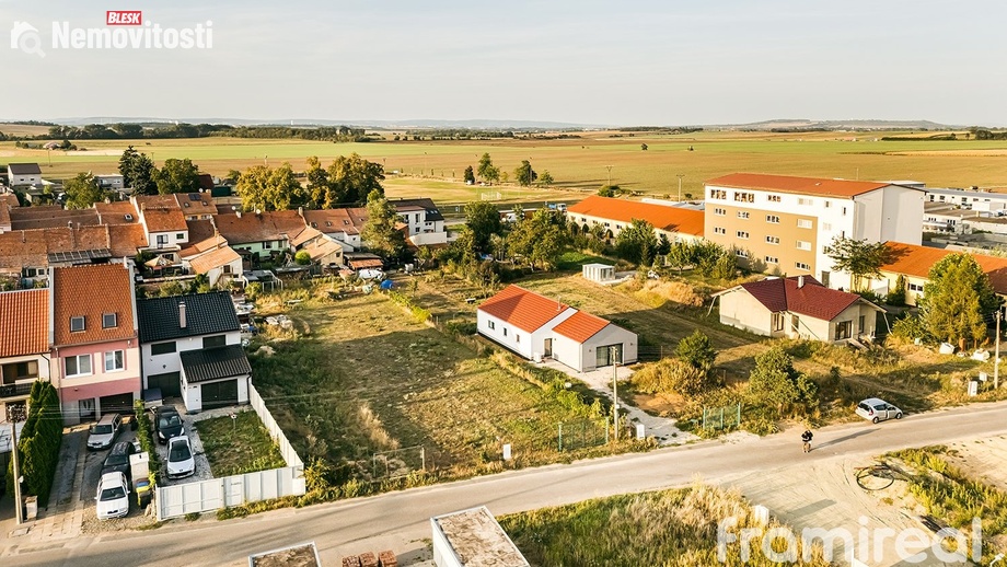 Prodej stavebního pozemku 500 m², Opatovice