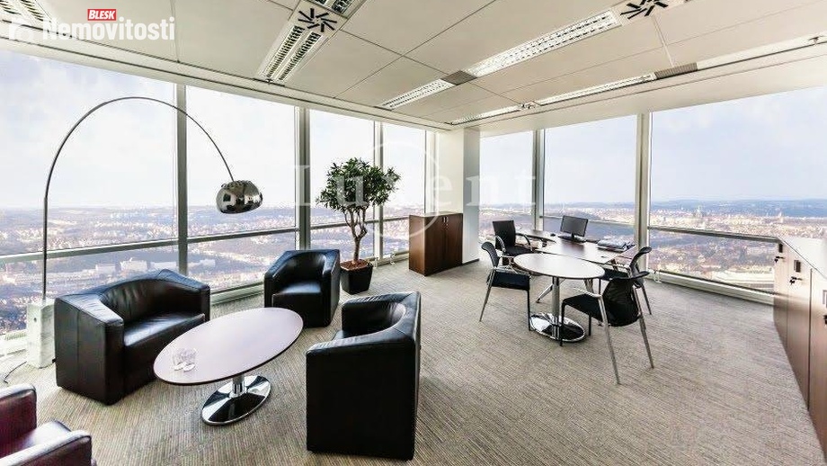 Pronájem kanceláře 372 m², Praha 4