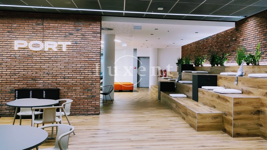 Pronájem kanceláře, 1 308 m² - Praha - Nusle