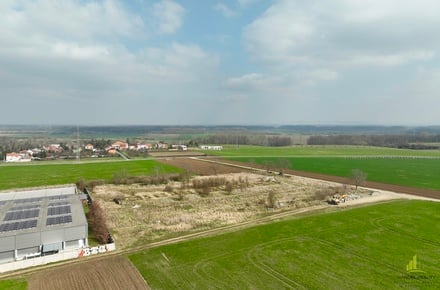 Prodej komerčního pozemku 13 821 m², Bezměrov