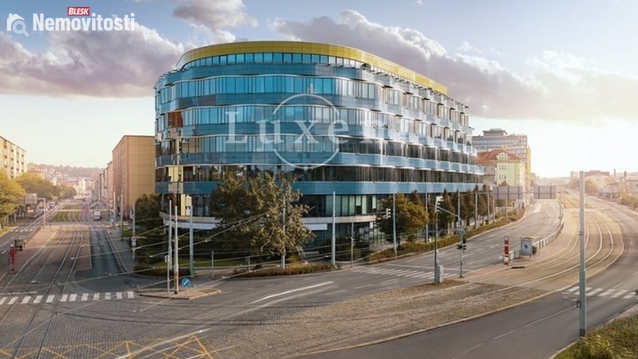 Pronájem kanceláře 748 m², Praha 9
